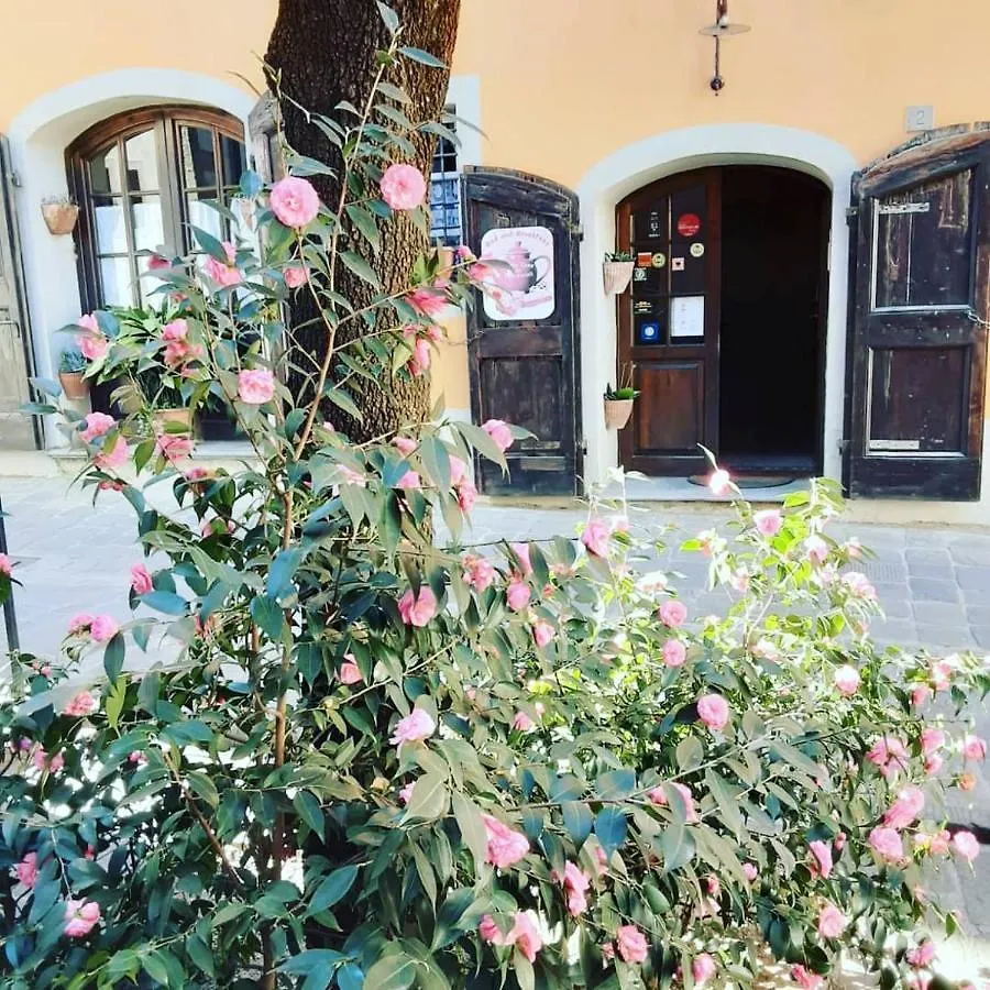 Antica Casa Dei Rassicurati Bed and Breakfast Montecarlo Italien