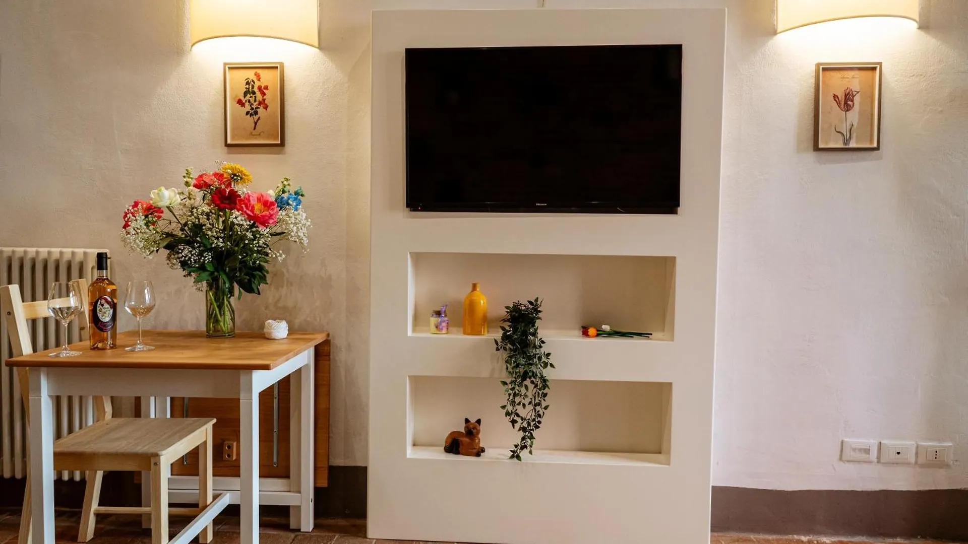 Antica Casa Dei Rassicurati Bed & Breakfast Montecarlo