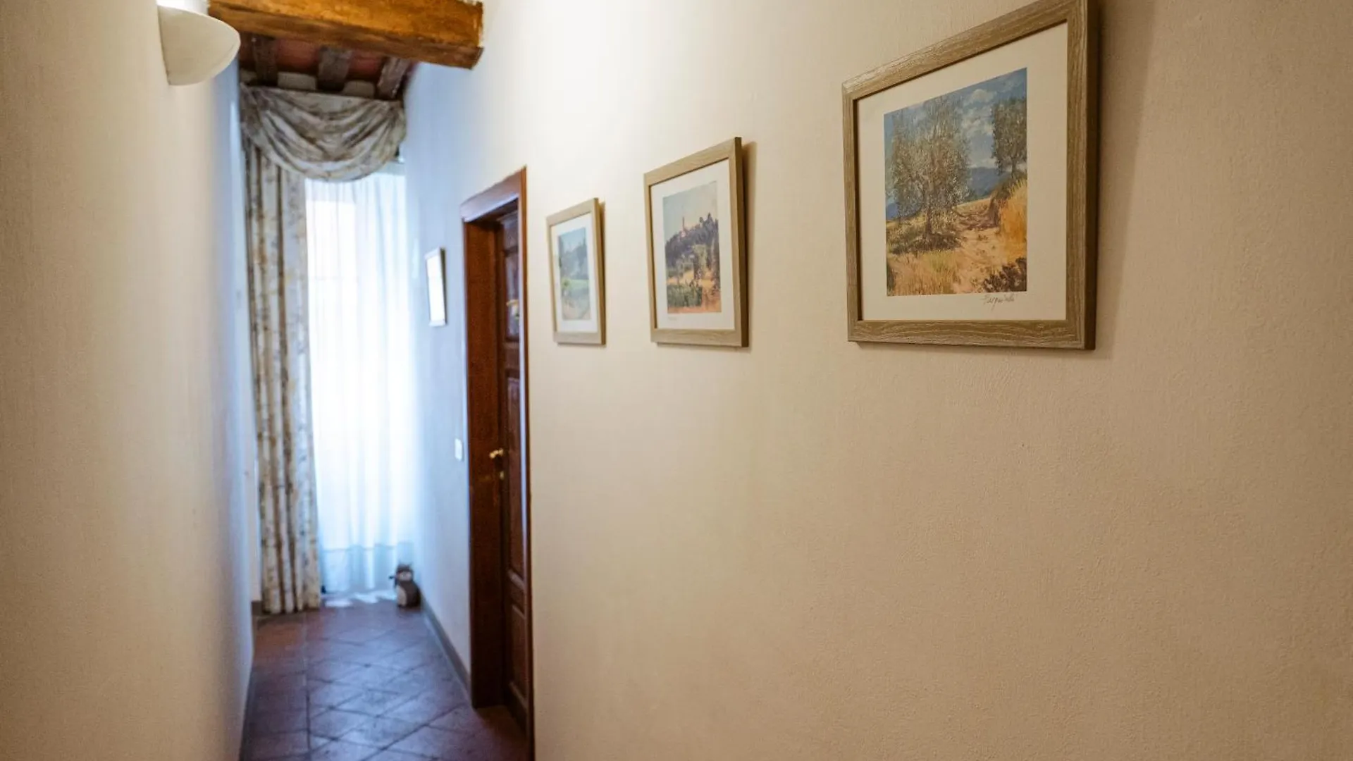 Antica Casa Dei Rassicurati Bed & Breakfast Montecarlo 5*,  Italy