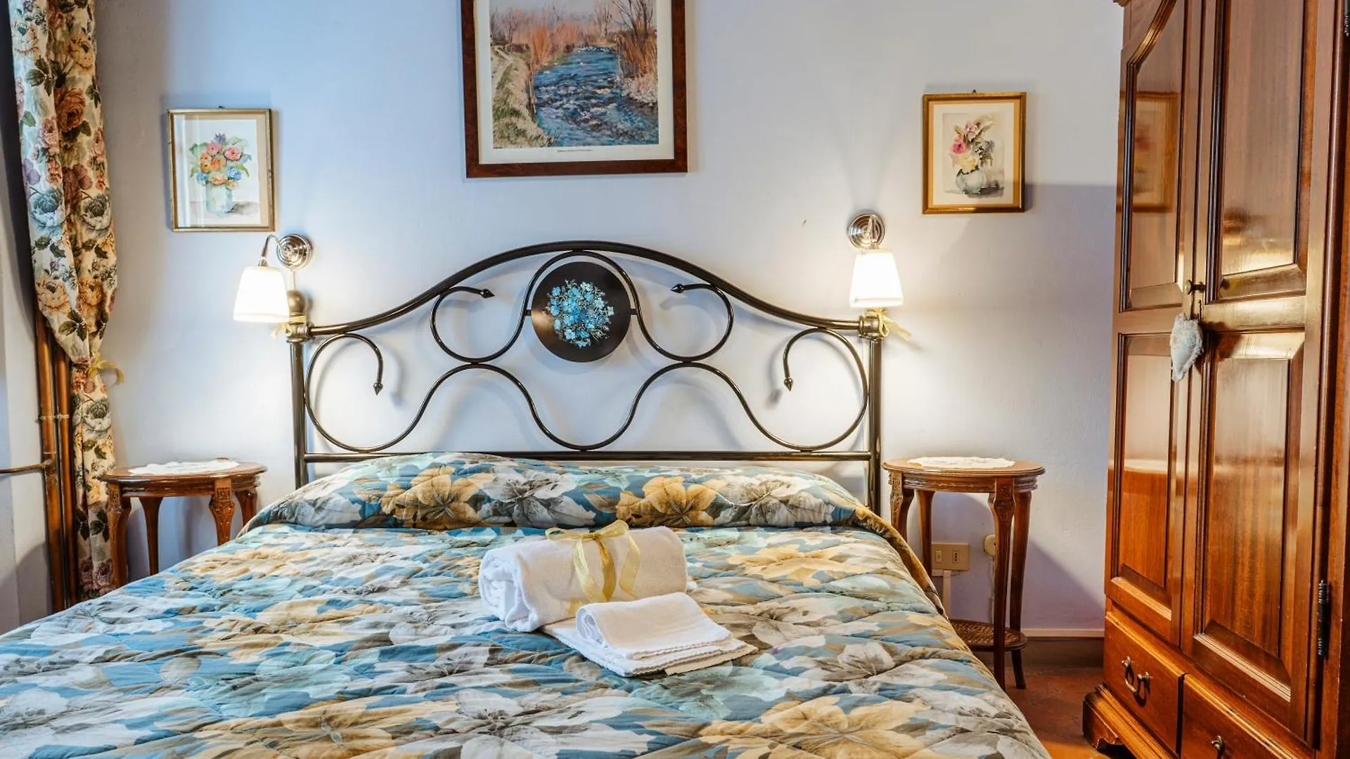 Antica Casa Dei Rassicurati Bed & Breakfast Montecarlo