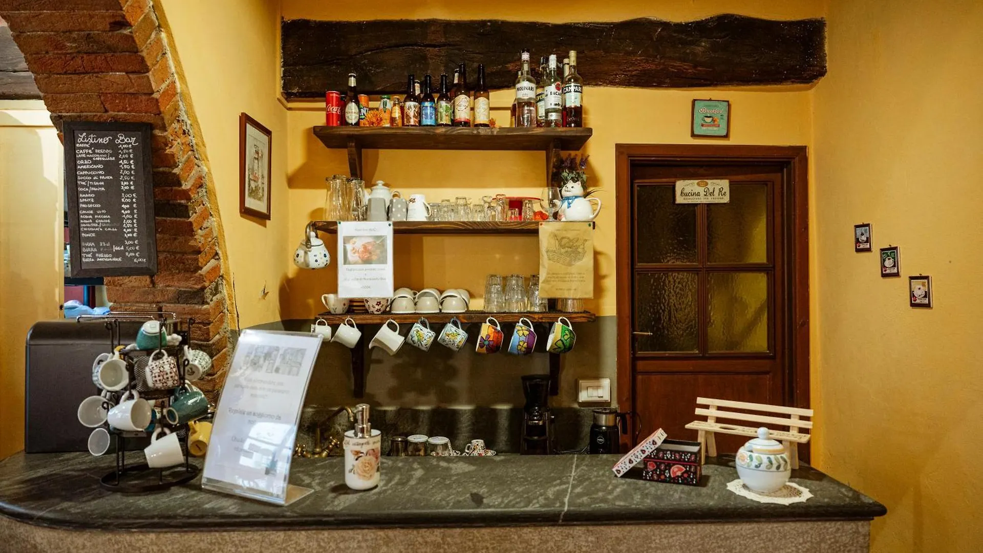 Antica Casa Dei Rassicurati Bed & Breakfast Montecarlo